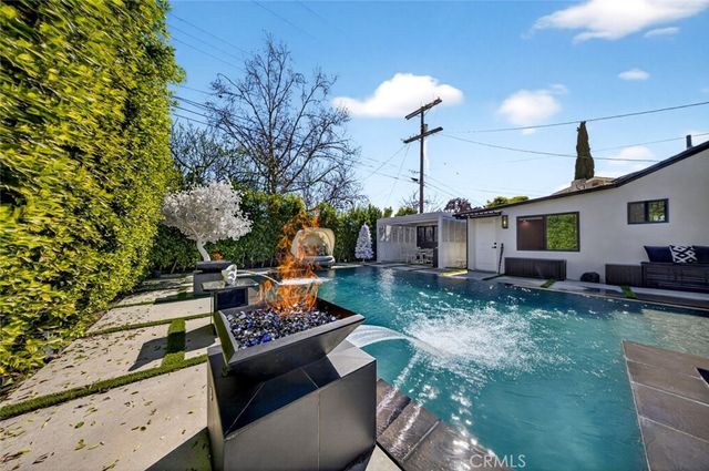 4926 Greenbush Avenue, Sherman Oaks, CA 91423