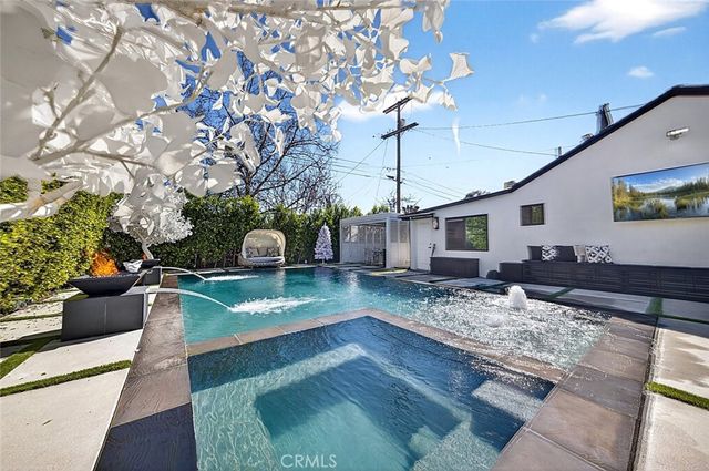 4926 Greenbush Avenue, Sherman Oaks, CA 91423