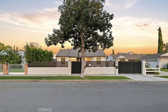 4926 Greenbush Avenue, Sherman Oaks, CA 91423