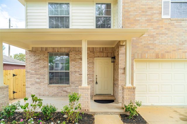 16327 Woma Ct Court, Sugar Land, TX 77498