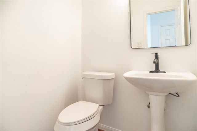 16327 Woma Ct Court, Sugar Land, TX 77498