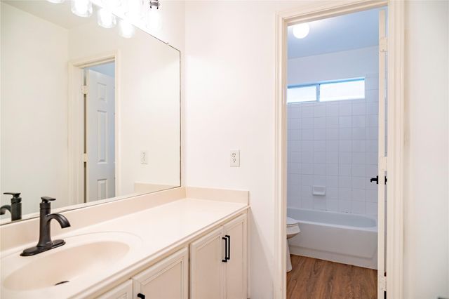 16327 Woma Ct Court, Sugar Land, TX 77498