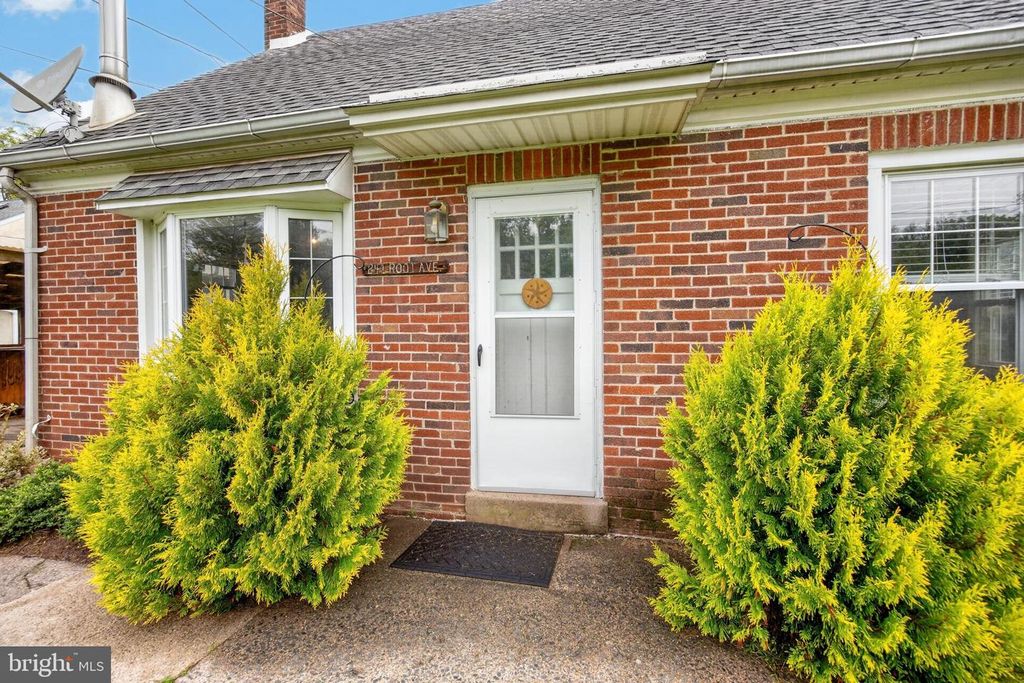 241 ROOT AVE, POTTSTOWN, PA 19465 — photo 3
