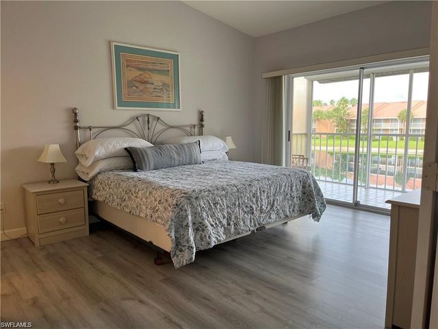 1615 Windy Pines DR # 10, Naples, FL 34112