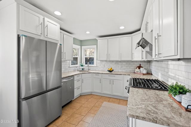 48 Quincy Street, Colonie, NY 12205