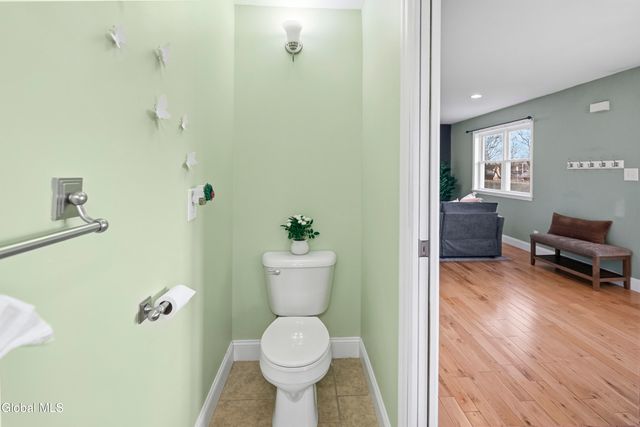 48 Quincy Street, Colonie, NY 12205