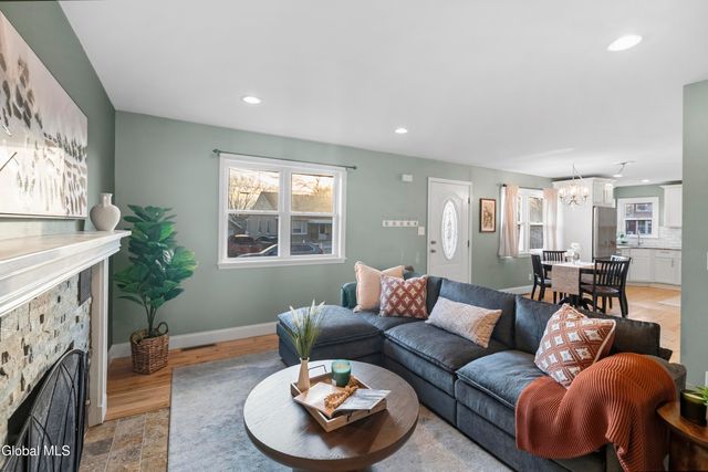 48 Quincy Street, Colonie, NY 12205