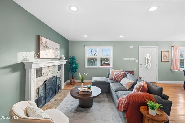 48 Quincy Street, Colonie, NY 12205