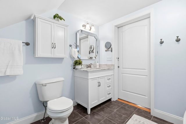 48 Quincy Street, Colonie, NY 12205