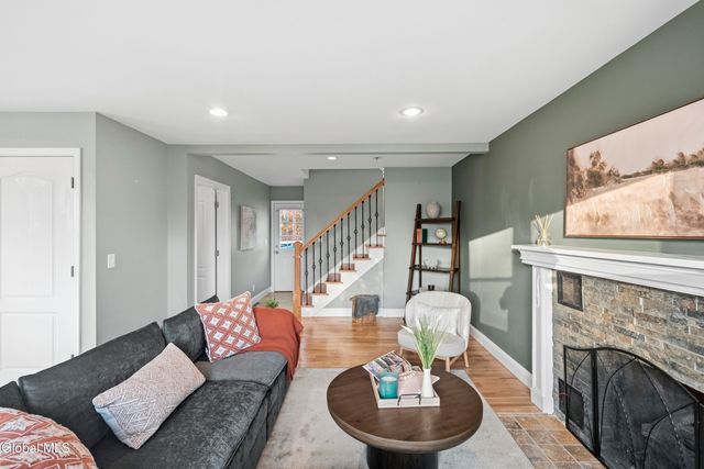 48 Quincy Street, Colonie, NY 12205