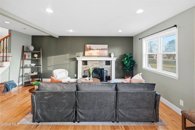 48 Quincy Street, Colonie, NY 12205