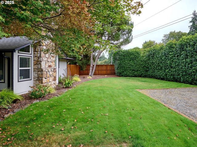 28502 S HIGHWAY 213, Molalla, OR 97038