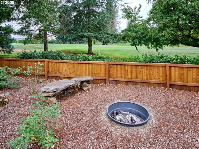 28502 S HIGHWAY 213, Molalla, OR 97038