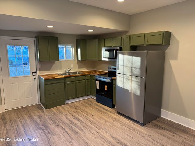 638 S 41st St, Louisville, KY 40211