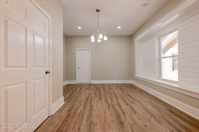 638 S 41st St, Louisville, KY 40211