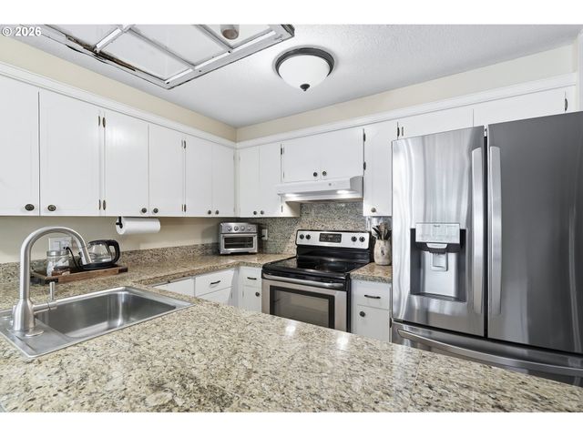 4848 Sw Wembley Pl, Beaverton, OR 97005