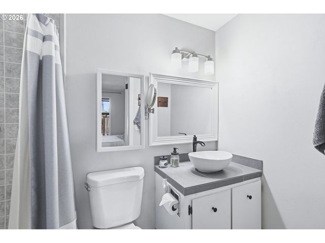 4848 Sw Wembley Pl, Beaverton, OR 97005
