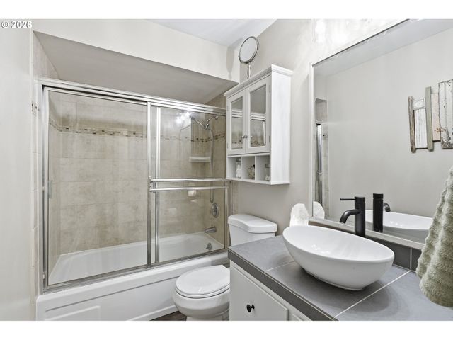 4848 Sw Wembley Pl, Beaverton, OR 97005