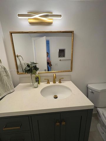 541 Blue Heron Drive 215, Hallandale Beach, FL 33009