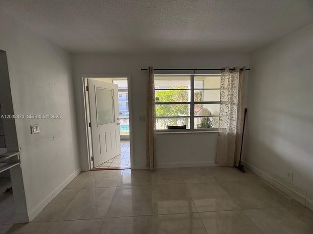541 Blue Heron Drive 215, Hallandale Beach, FL 33009