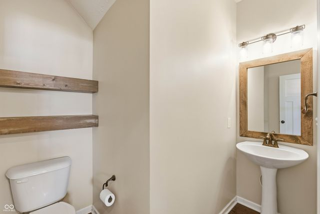 875 Harvest Ridge Drive, Avon, IN 46123