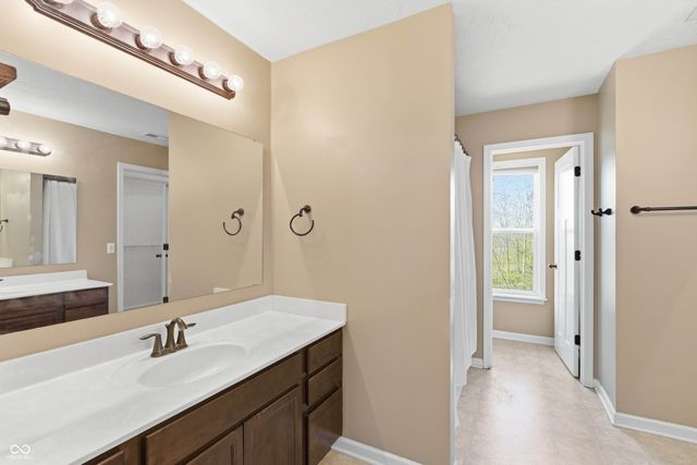 875 Harvest Ridge Drive, Avon, IN 46123