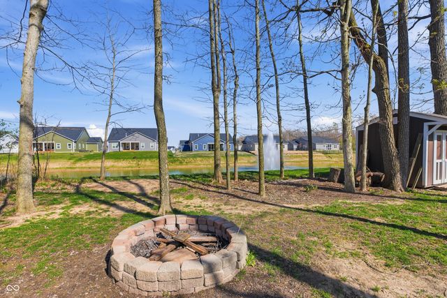 875 Harvest Ridge Drive, Avon, IN 46123