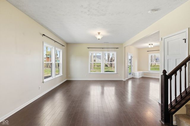 875 Harvest Ridge Drive, Avon, IN 46123