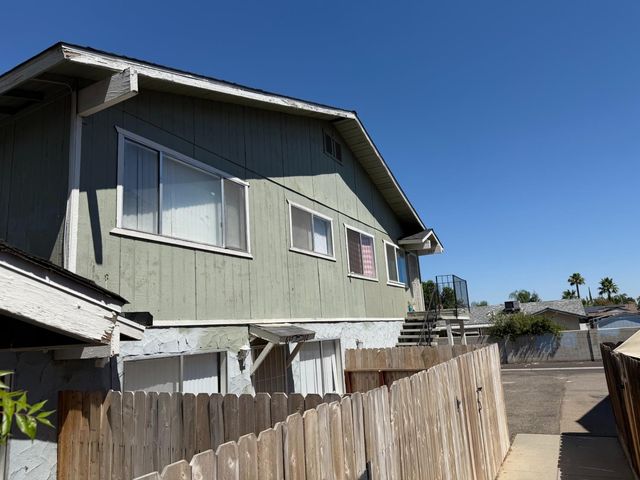 637 W Ashlan Avenue, Clovis, CA 93612