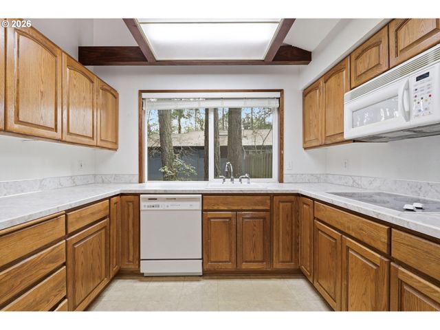 7250 Sw 28TH Ct, Beaverton, OR 97008