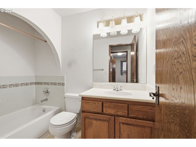 7250 Sw 28TH Ct, Beaverton, OR 97008