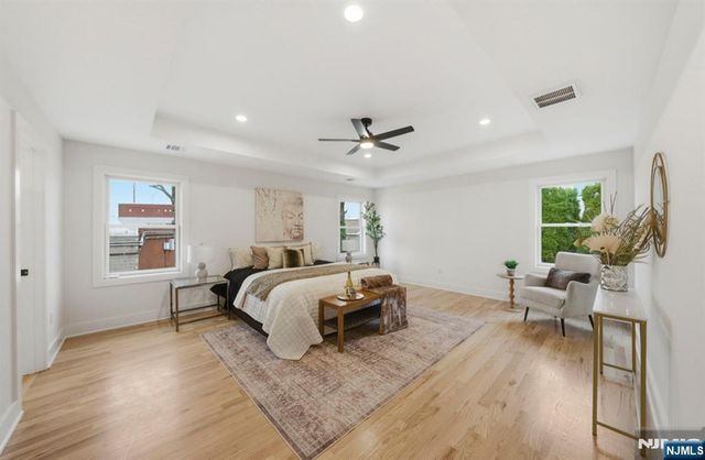 488 Dewey Avenue, Saddle Brook, NJ 07663