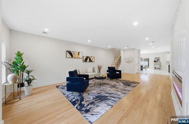 488 Dewey Avenue, Saddle Brook, NJ 07663