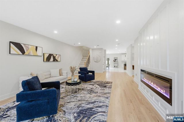 488 Dewey Avenue, Saddle Brook, NJ 07663