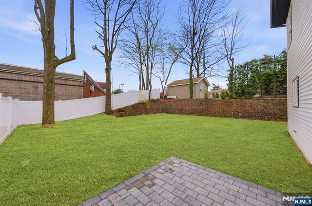 488 Dewey Avenue, Saddle Brook, NJ 07663