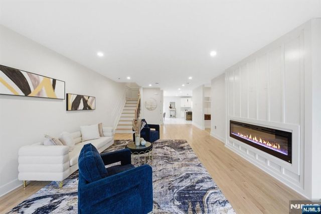 488 Dewey Avenue, Saddle Brook, NJ 07663