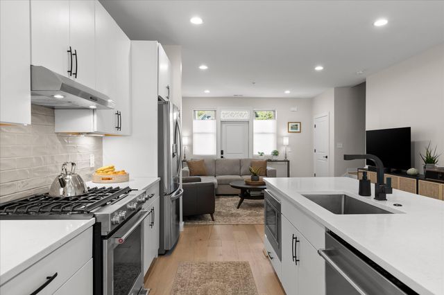 895 Cherokee Boulevard 105, Chattanooga, TN 37405