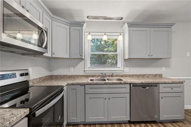 419 Dunham Massie DR, Hampton, VA 23669