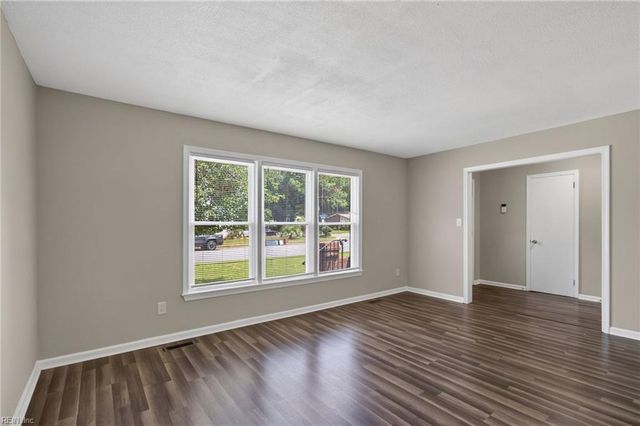 419 Dunham Massie DR, Hampton, VA 23669