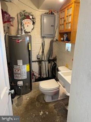 1511 HONAN ST, Chester, PA 19013