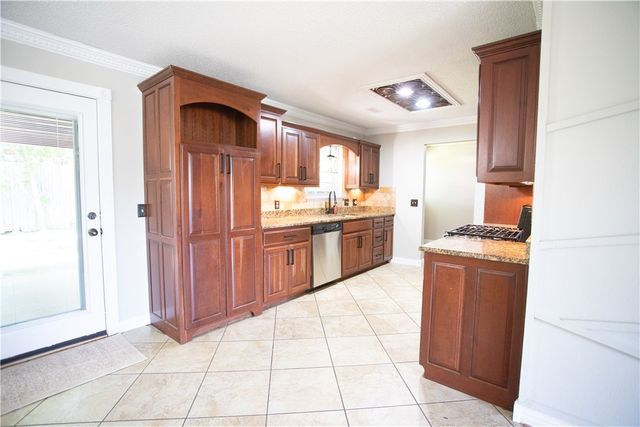 3826 Derrick Lane, Springdale, AR 72762