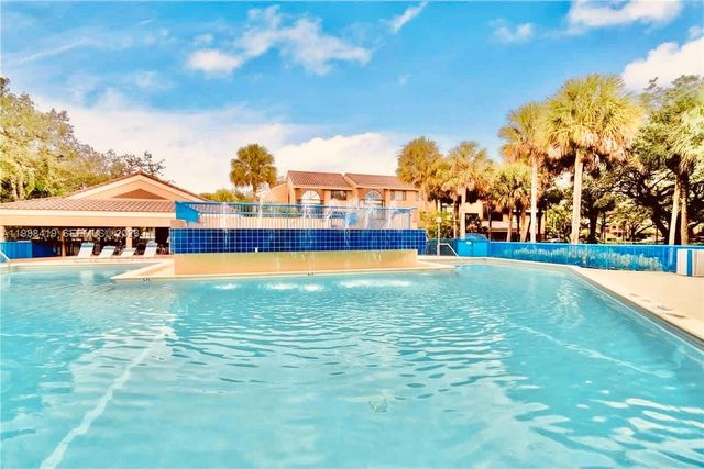 15525 N Miami Lakeway N 209-8, Miami Lakes, FL 33014