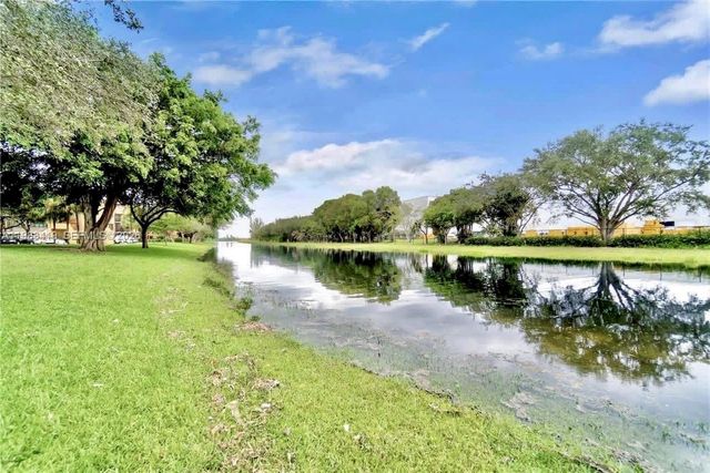 15525 N Miami Lakeway N 209-8, Miami Lakes, FL 33014