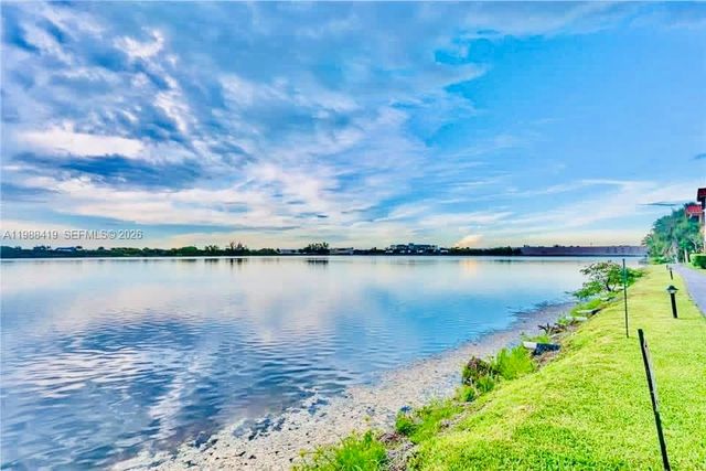 15525 N Miami Lakeway N 209-8, Miami Lakes, FL 33014