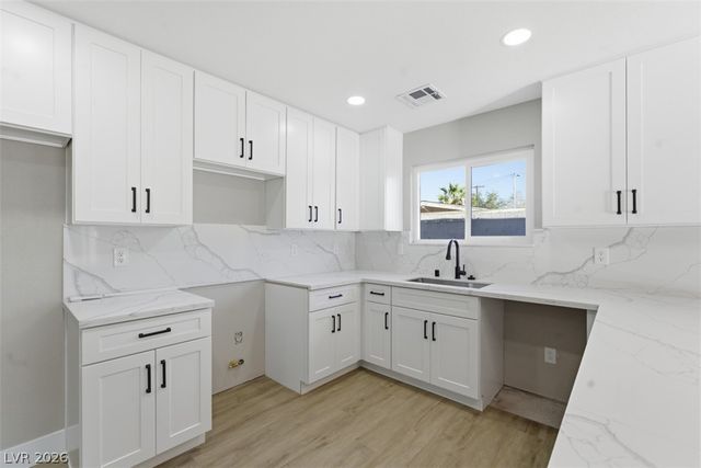 800 South Mallard Street, Las Vegas, NV 89107