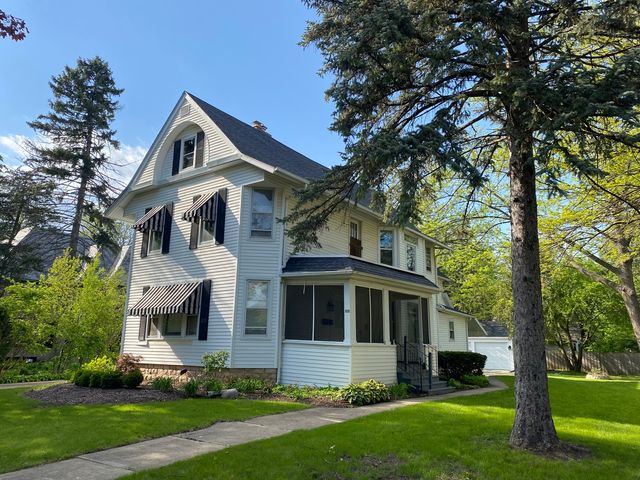 1111 Garfield Avenue B, Aurora, IL 60506