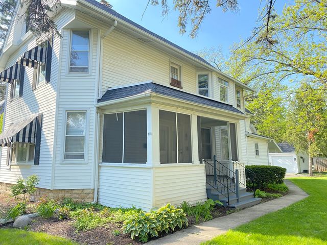 1111 Garfield Avenue B, Aurora, IL 60506