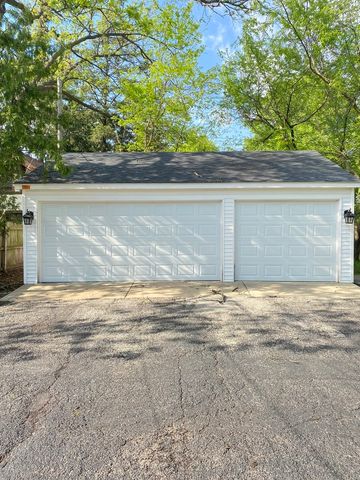 1111 Garfield Avenue B, Aurora, IL 60506