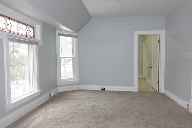 1111 Garfield Avenue B, Aurora, IL 60506