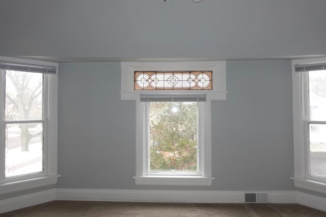 1111 Garfield Avenue B, Aurora, IL 60506